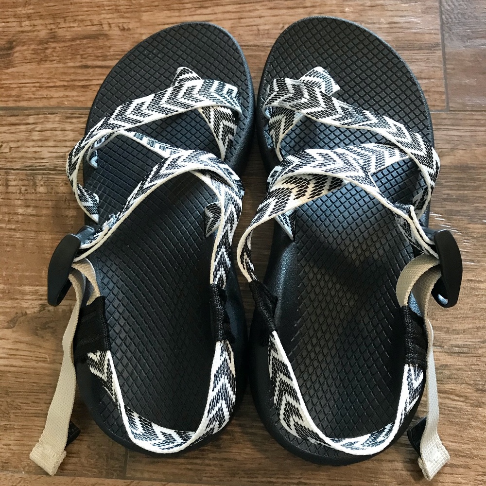 Women's Chacos Chevron Pattern Size 8